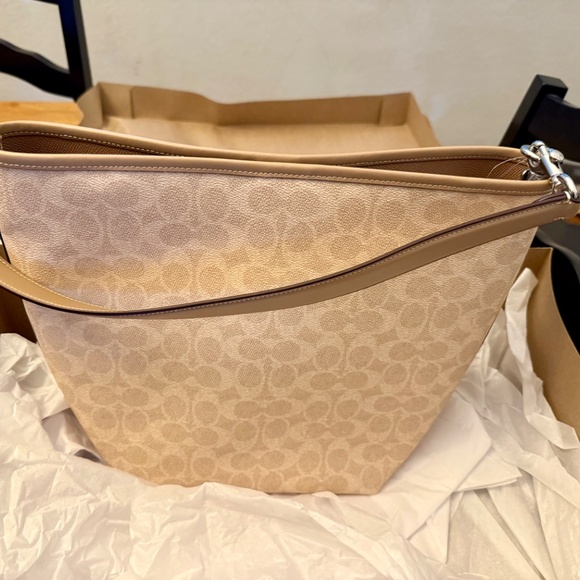 Coach signature large bucket bag - Picture 5 of 6